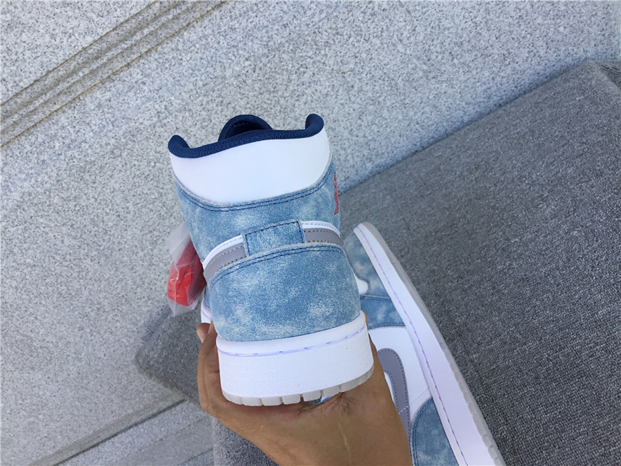 Air Jordan 1 Mid French Blue