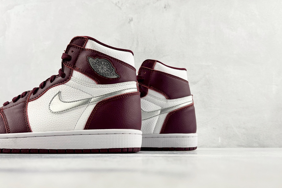 Jordan 1 Retro High OG Bordeaux 555088-611