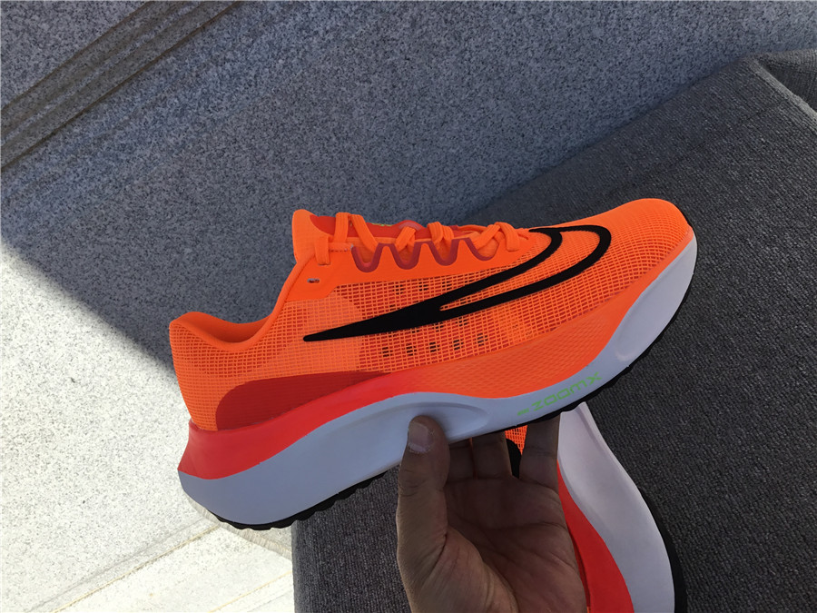 Nike Zoom Fly 5 Carbon Plate Running Shoe DM8968-800