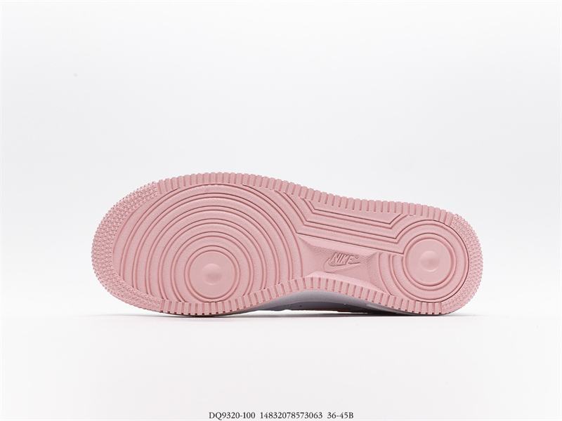 Women's Nike Air Force 1' 07