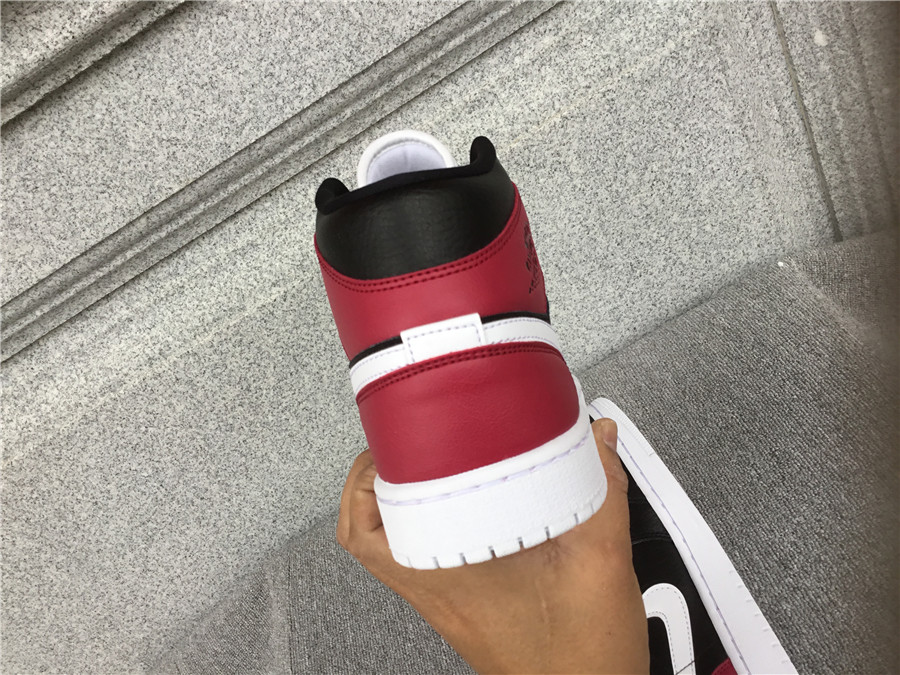 Air Jordan 1 Mid WMNS