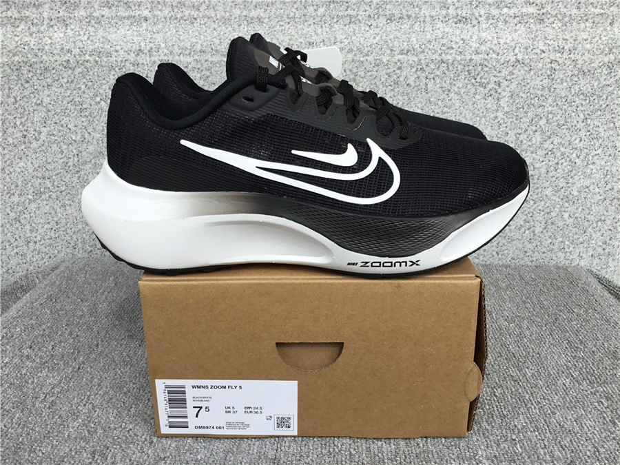 Nike Zoom Fly 5 Carbon Plate Running Shoe DM8974-001