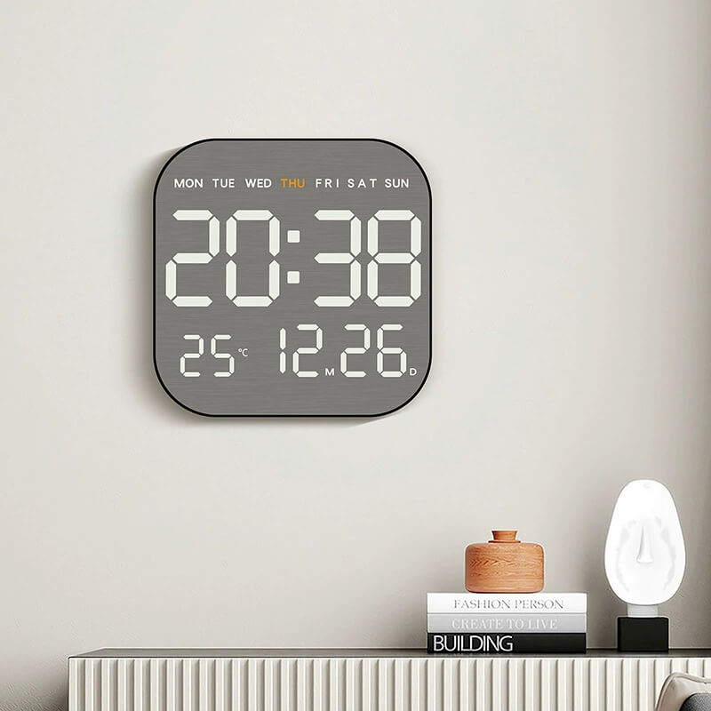 LIORQUE Metallic Brushed-Finish Wall Clock - LIORQUE