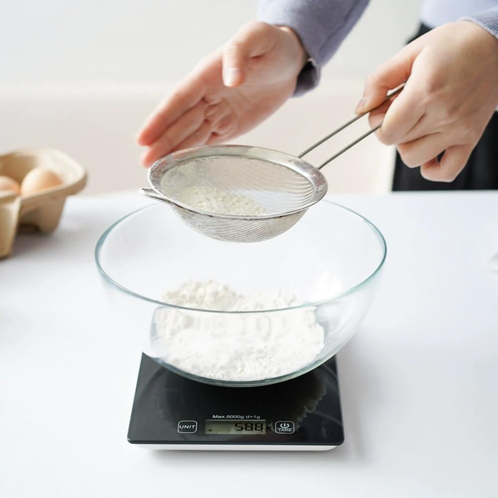 LIORQUE Black Glass Kitchen Scale – 5KG Digital Electronic Baking Scale for Home Use - LIORQUE