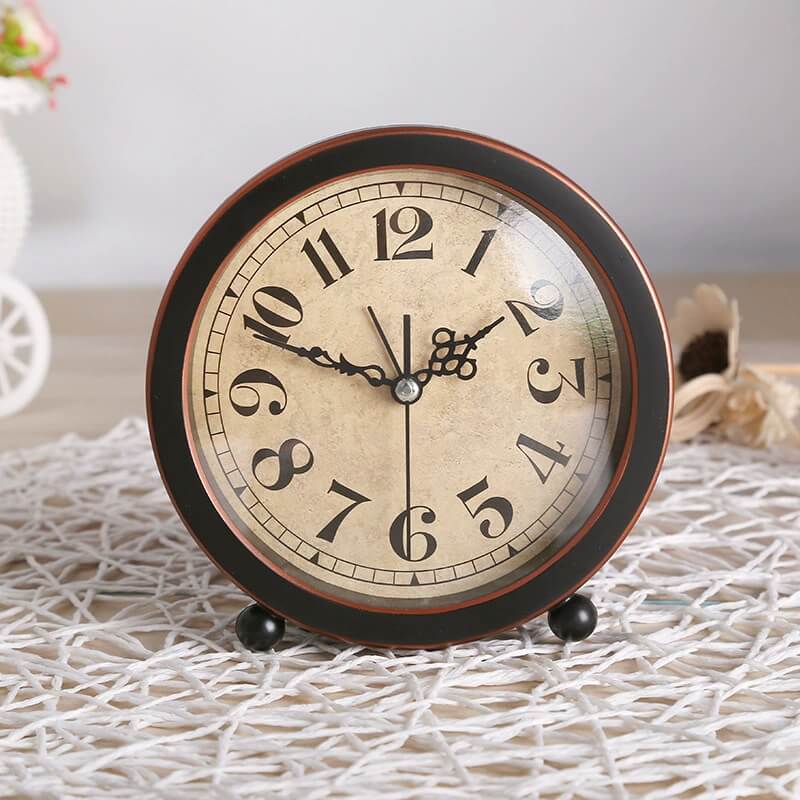 LIORQUE European-Style Fashionable Vintage Personalized Clock - LIORQUE
