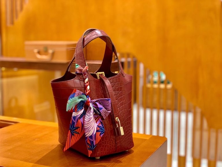 Hermes Piction Basket Bag - Persimmon Red - First Grade Nile Crocodile Skin - Matte Finish - Hand-stitched Velvet Thread - Gold Buckles - 18cm