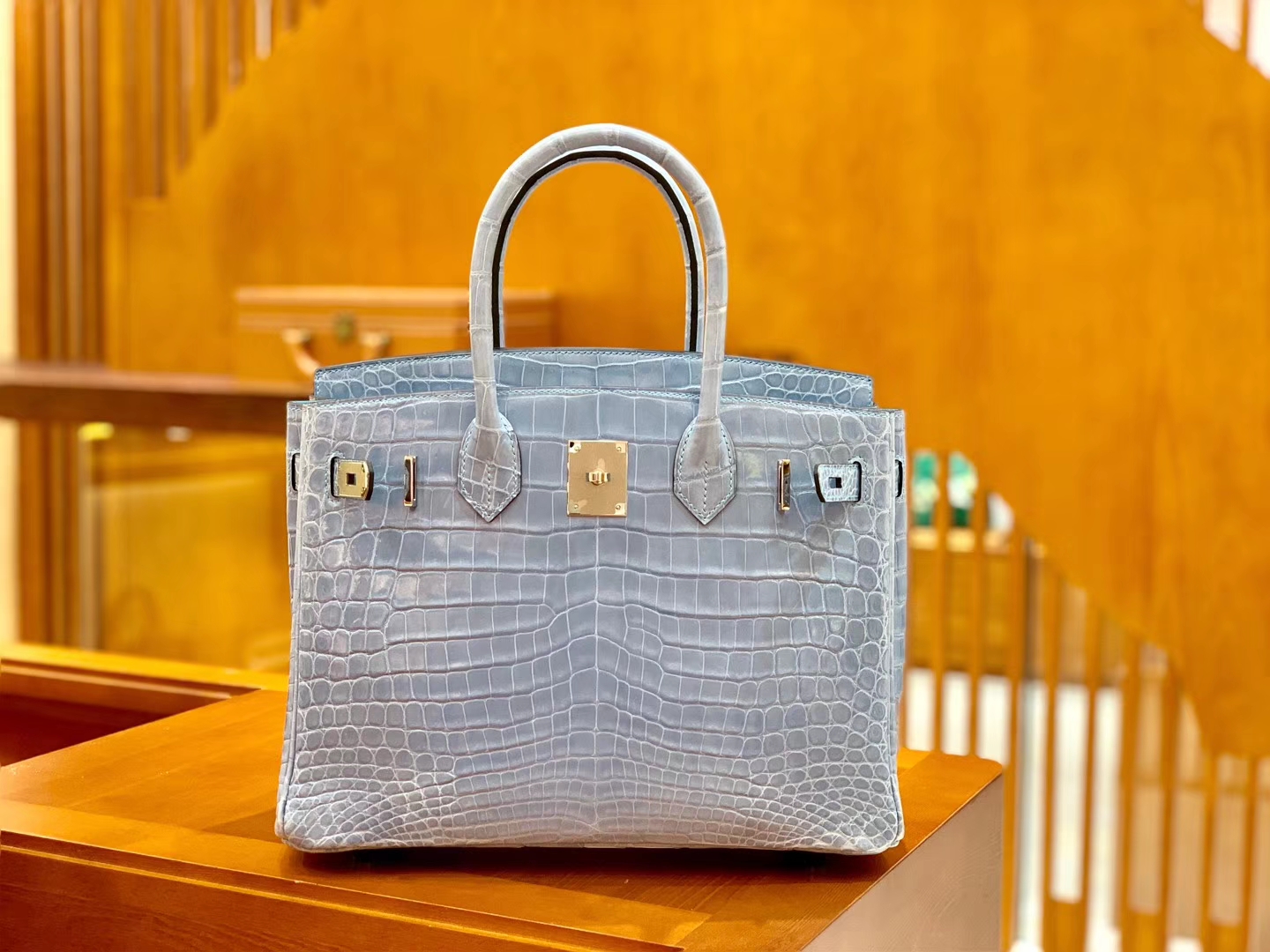 Hermes Birkin 25-30cm light blue color, gold buckle, first-class leather, Niliro crocodile skin, top quality level