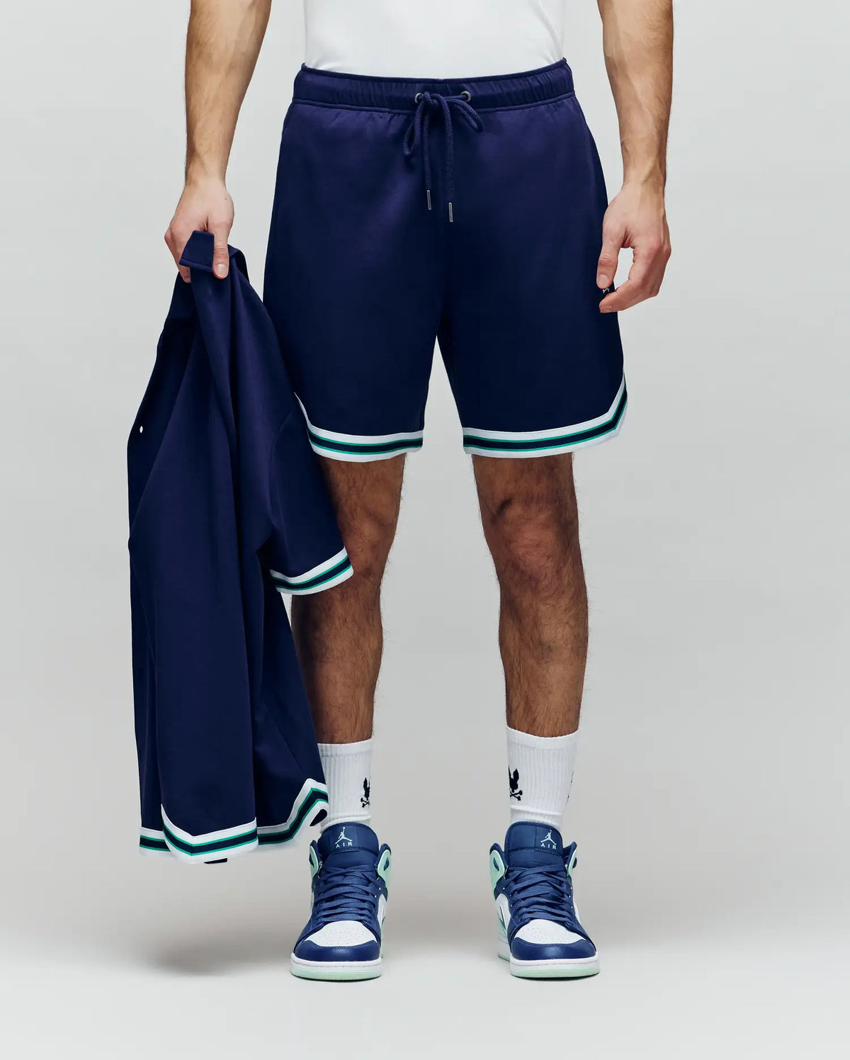 Mens basil taped short