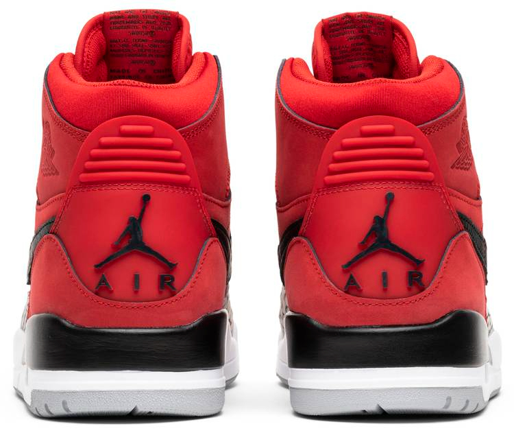 Jordan Legacy 312 Toro AV3922-601