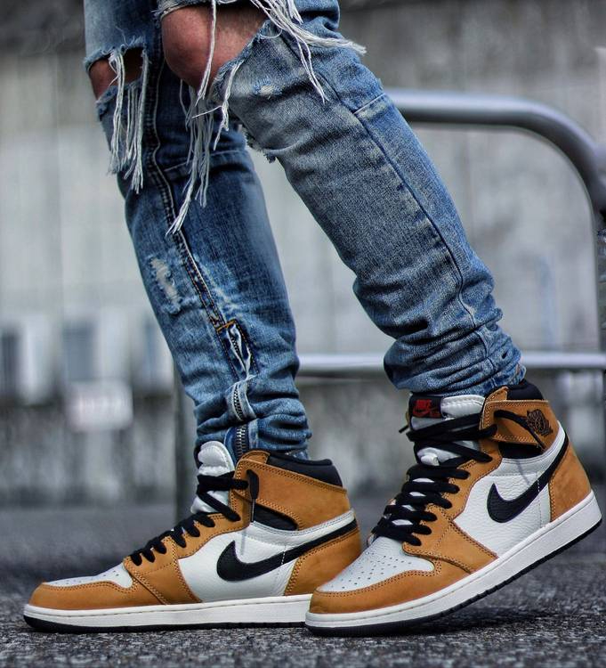 Air Jordan 1 Retro High OG Rookie of the Year 555088-700