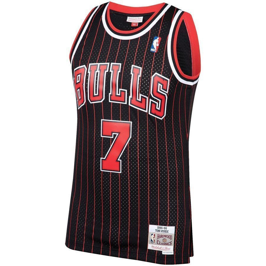 Toni Kukoc Chicago Bulls Mitchell Ness 1995-96 Hardwood Classics Swingman Player Black NBA Jersey Men's