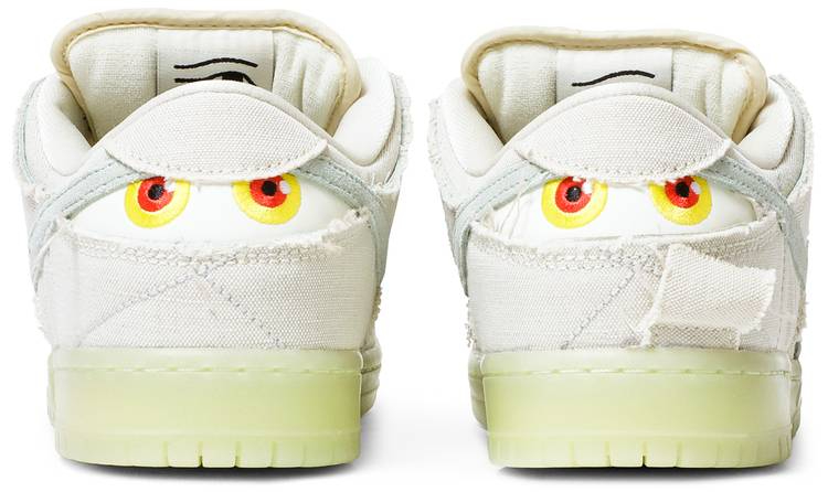 Dunk Low SB Mummy DM0774-111