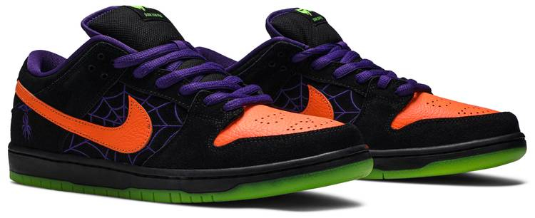 Dunk Low SB Night of Mischief BQ6817-006
