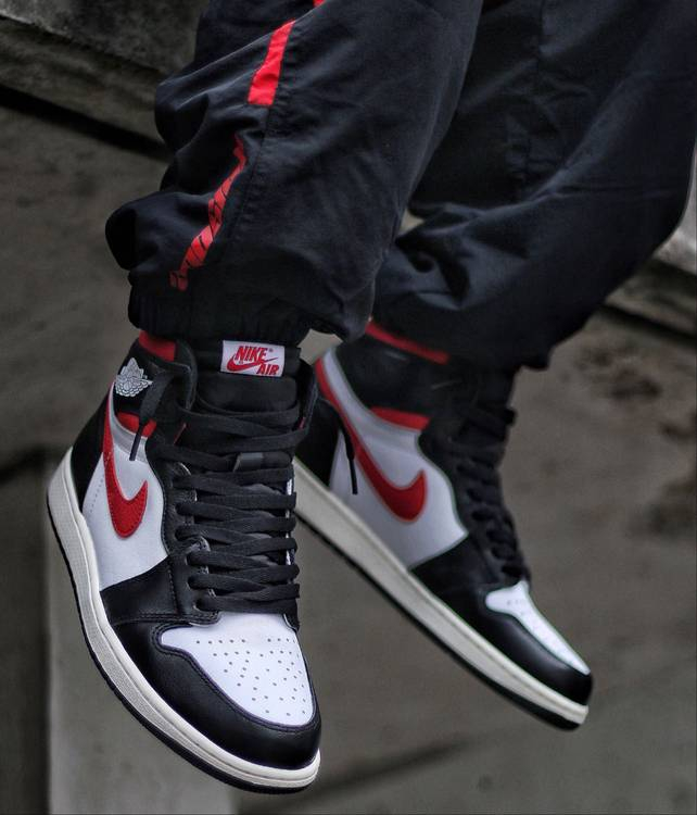 Air Jordan 1 Retro High OG Gym Red 555088-061