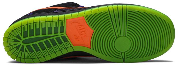 Dunk Low SB Night of Mischief BQ6817-006