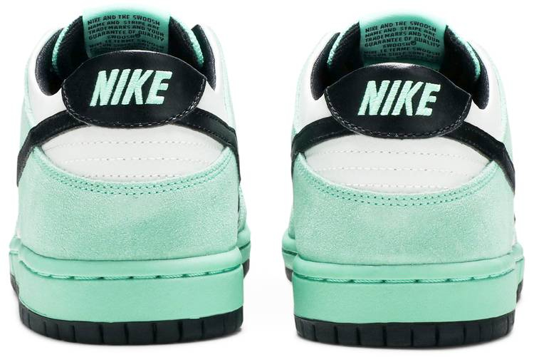 SB Dunk Low Sea Crystal 819674-301