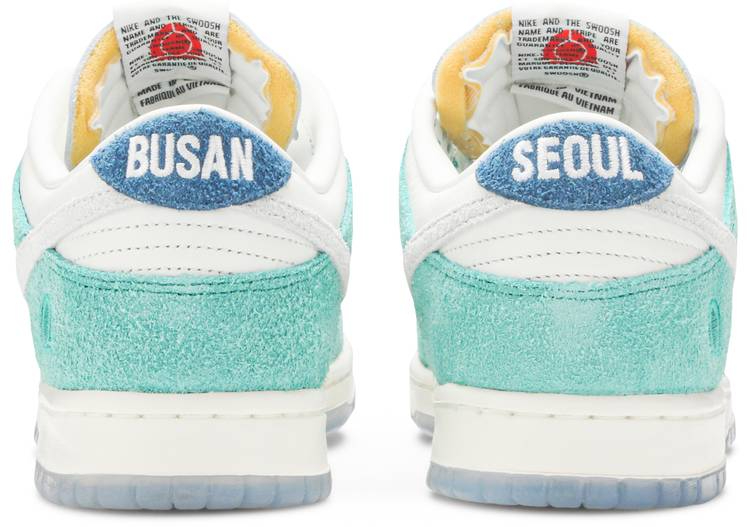 Kasina x Dunk Low Road Sign CZ6501-101