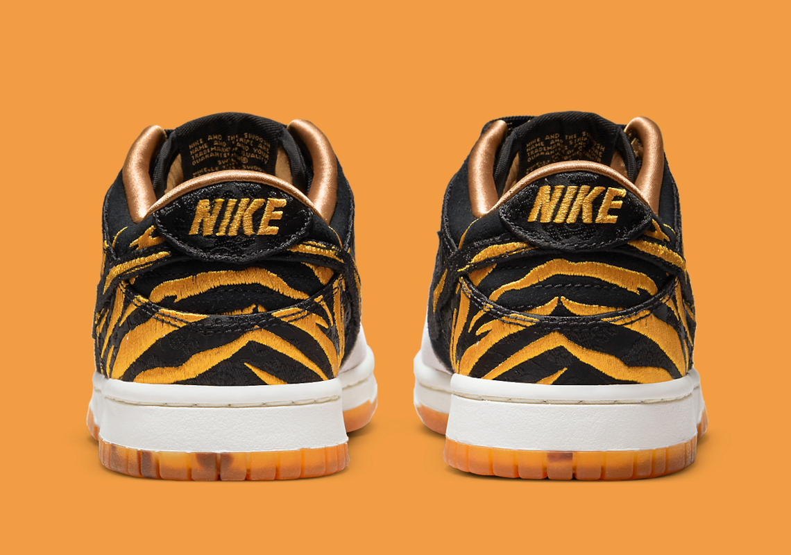 Dunk Low GS God Of Wealth DQ5351-001