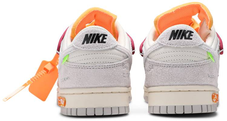Off-White x Dunk Low Lot 35 of 50 DJ0950-114