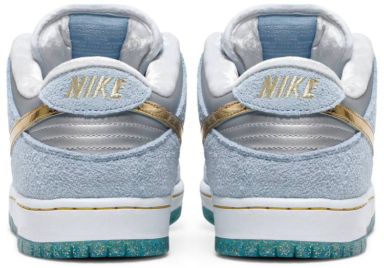 Sean Cliver x Dunk Low SB Holiday Special DC9936-100