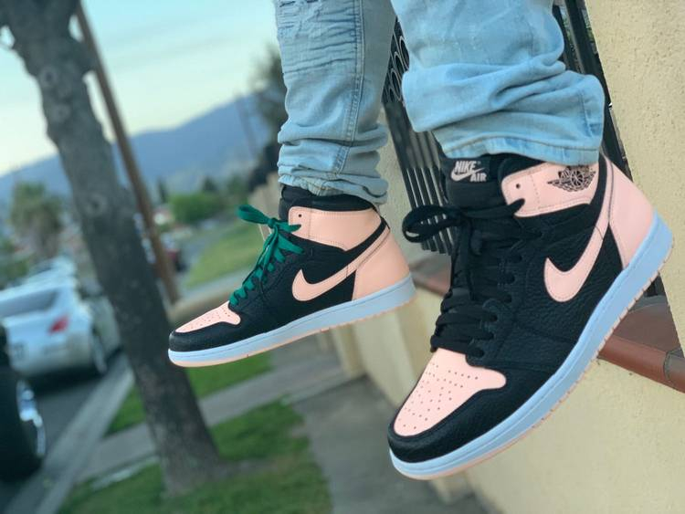 Air Jordan 1 Retro High OG Crimson Tint 555088-081