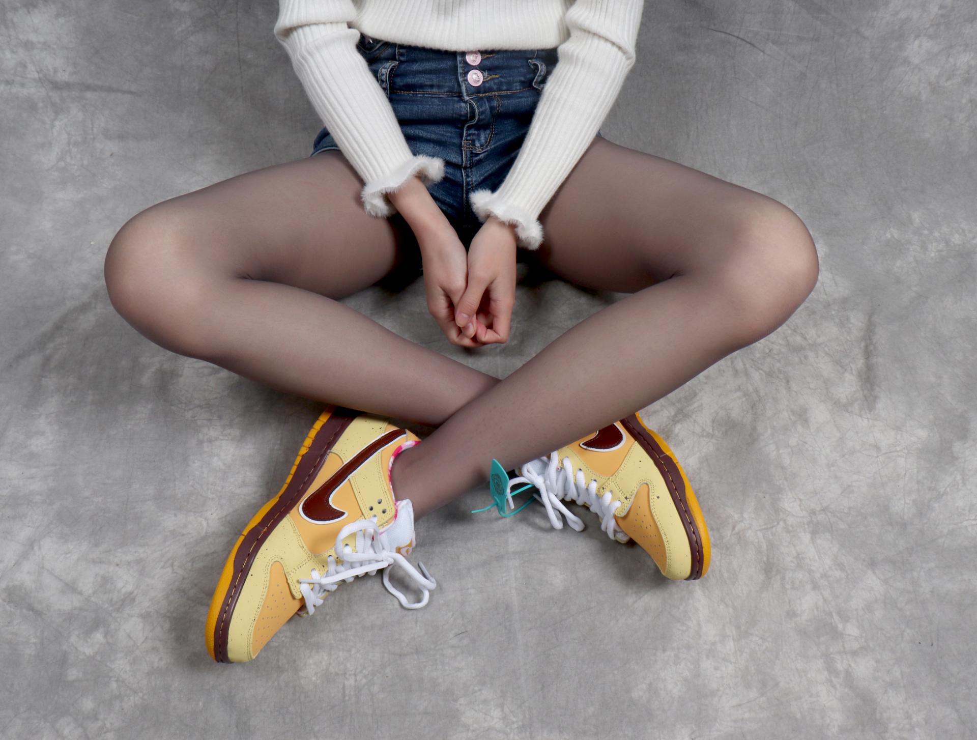 Dunk Low Premium SB Yellow Lobster 313170-137566