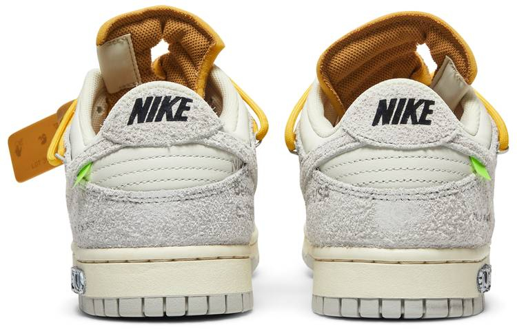 Off-White x Dunk Low Lot 39 of 50 DJ0950-109