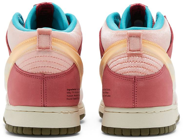 Social Status x Dunk Mid Strawberry Milk DJ1173-600