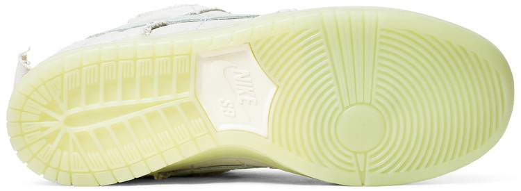 Dunk Low SB Mummy DM0774-111