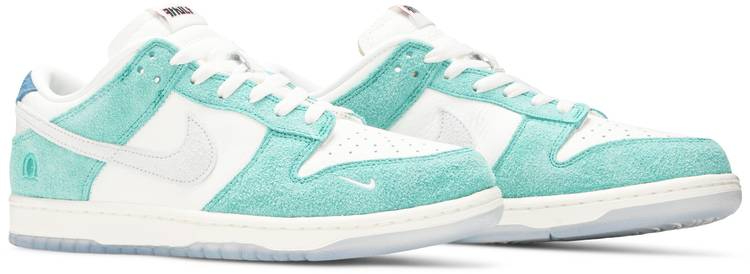 Kasina x Dunk Low Road Sign CZ6501-101