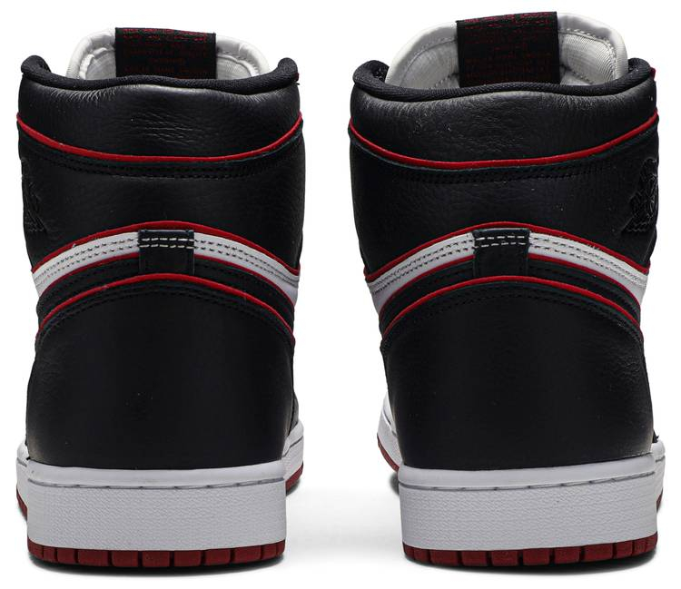 Air Jordan 1 Retro High OG Bloodline 555088-062