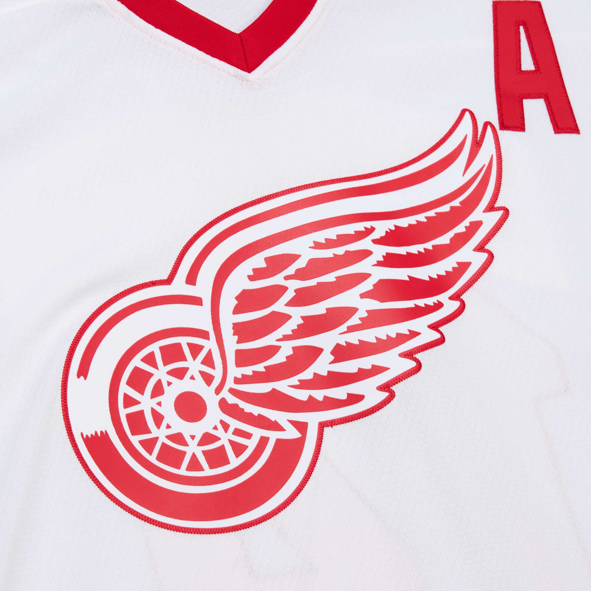 Detroit Red Wings Brendan Shanahan Mitchell Ness White 2001/02 Alternate Captain Blue Line Player NHL Jersey Men's