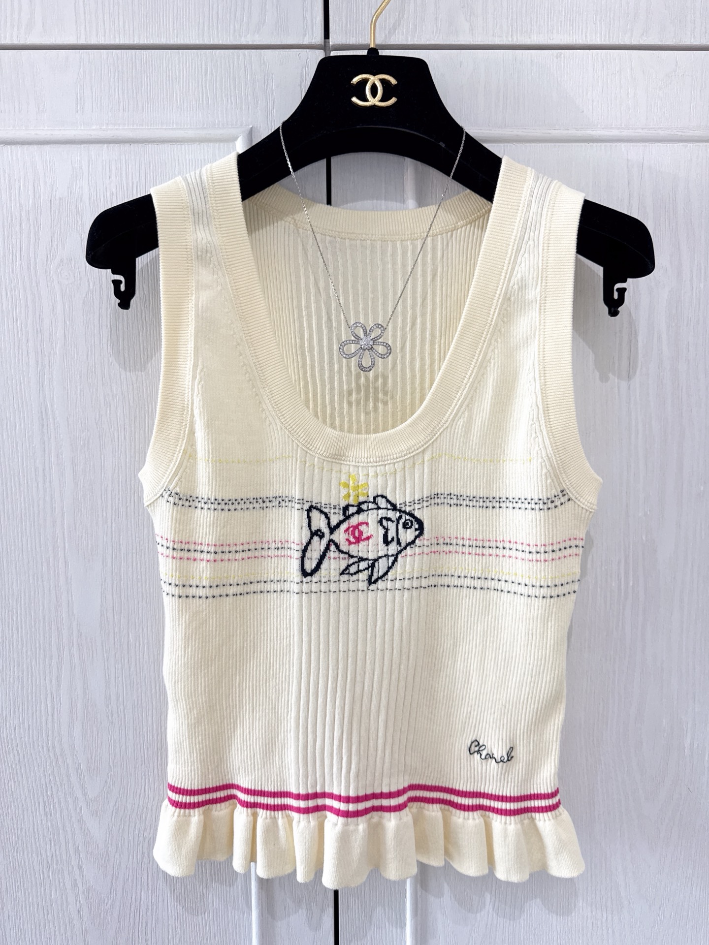 𝗖𝗵𝗮𝗻𝗲𝗹 Knitted Vest