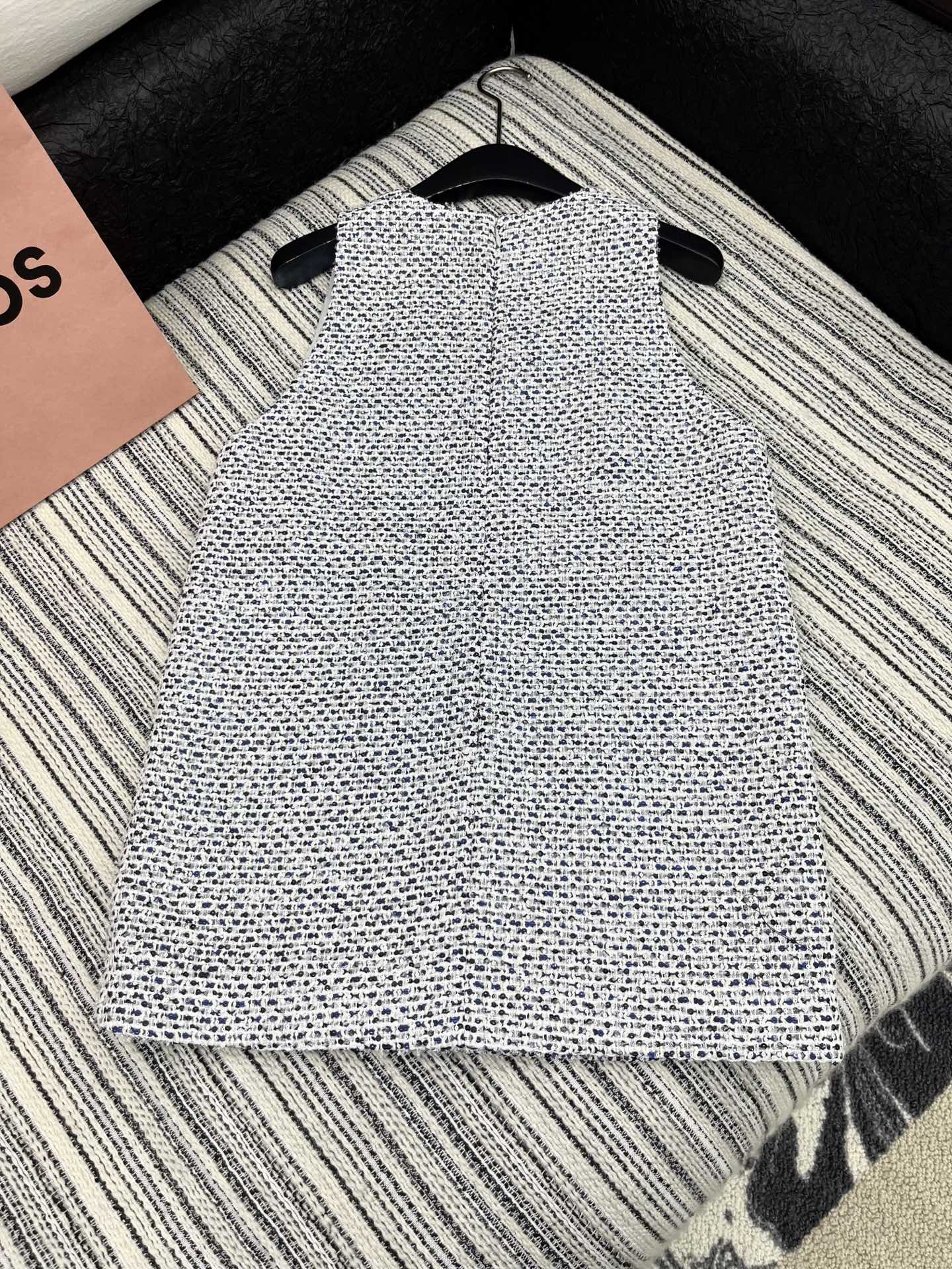 Chanel-2025 New Tweed Round-Neck Pearl Vest Dress