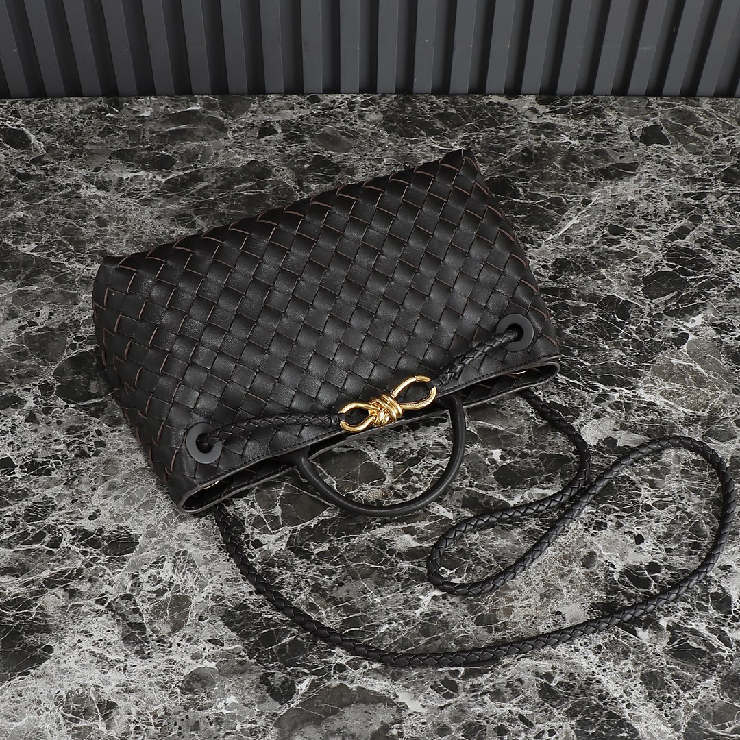 BV-East-West Andiamo-Black