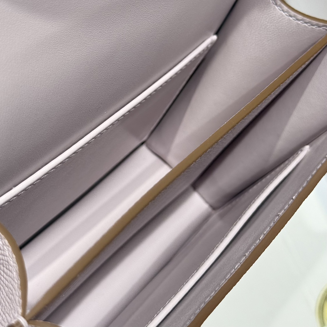 Hermes-𝗖𝗼𝗻𝘀𝘁𝗮𝗻𝗰𝗲 18cm