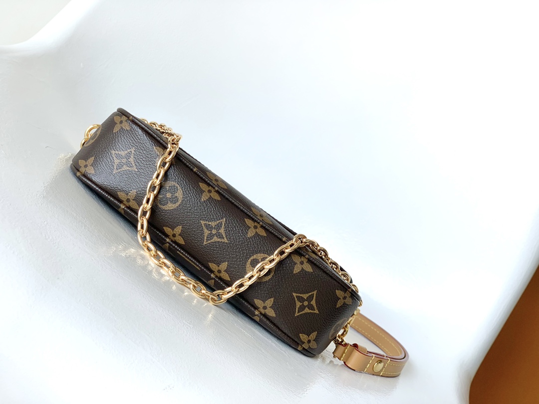 Louis Vuitton M81911 Wallet on Chain Ivy