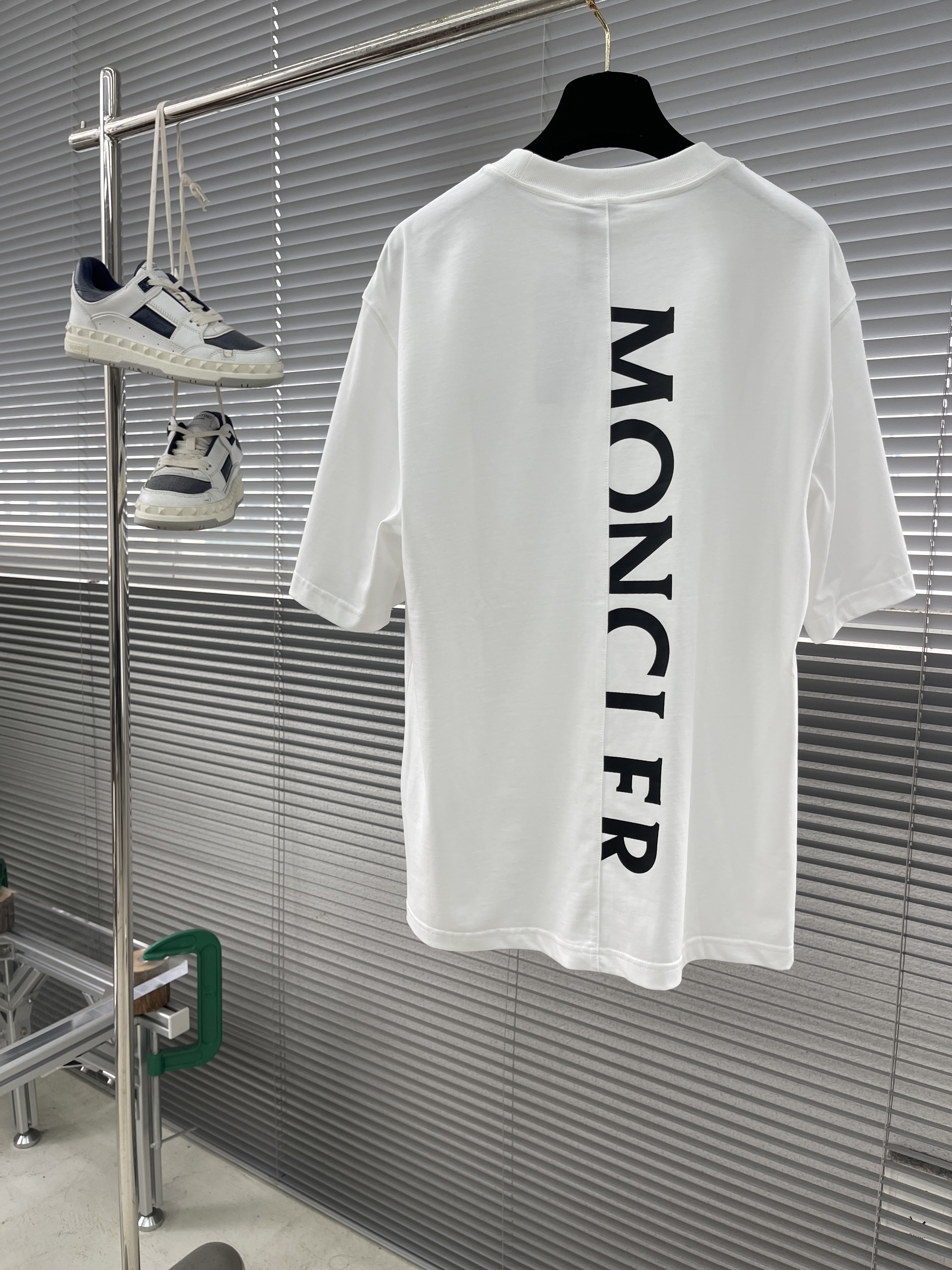 mon SS 2025 Crew Neck Essentia