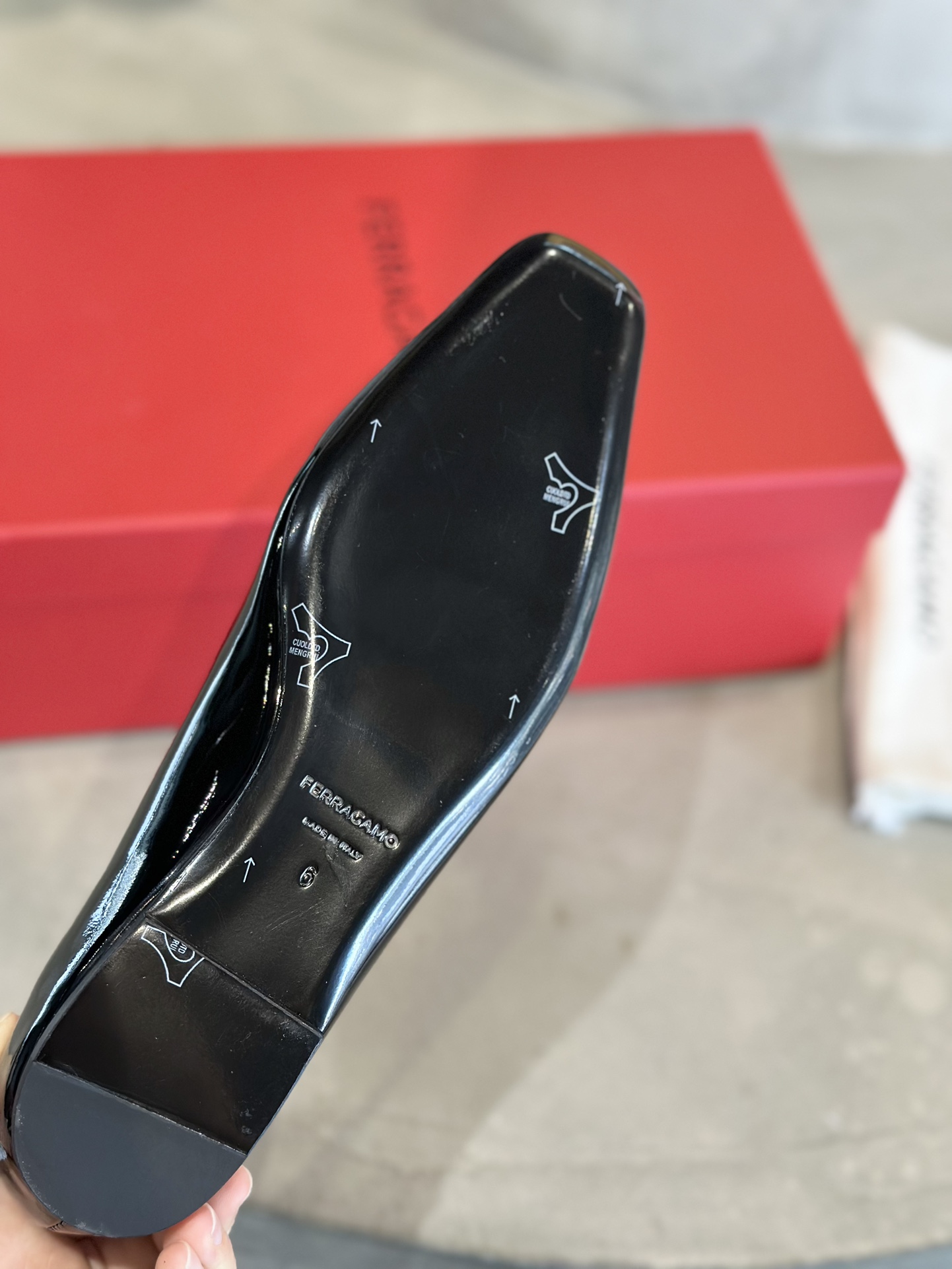 FERRAGAMO-Inspired New Vara Ballet Flats