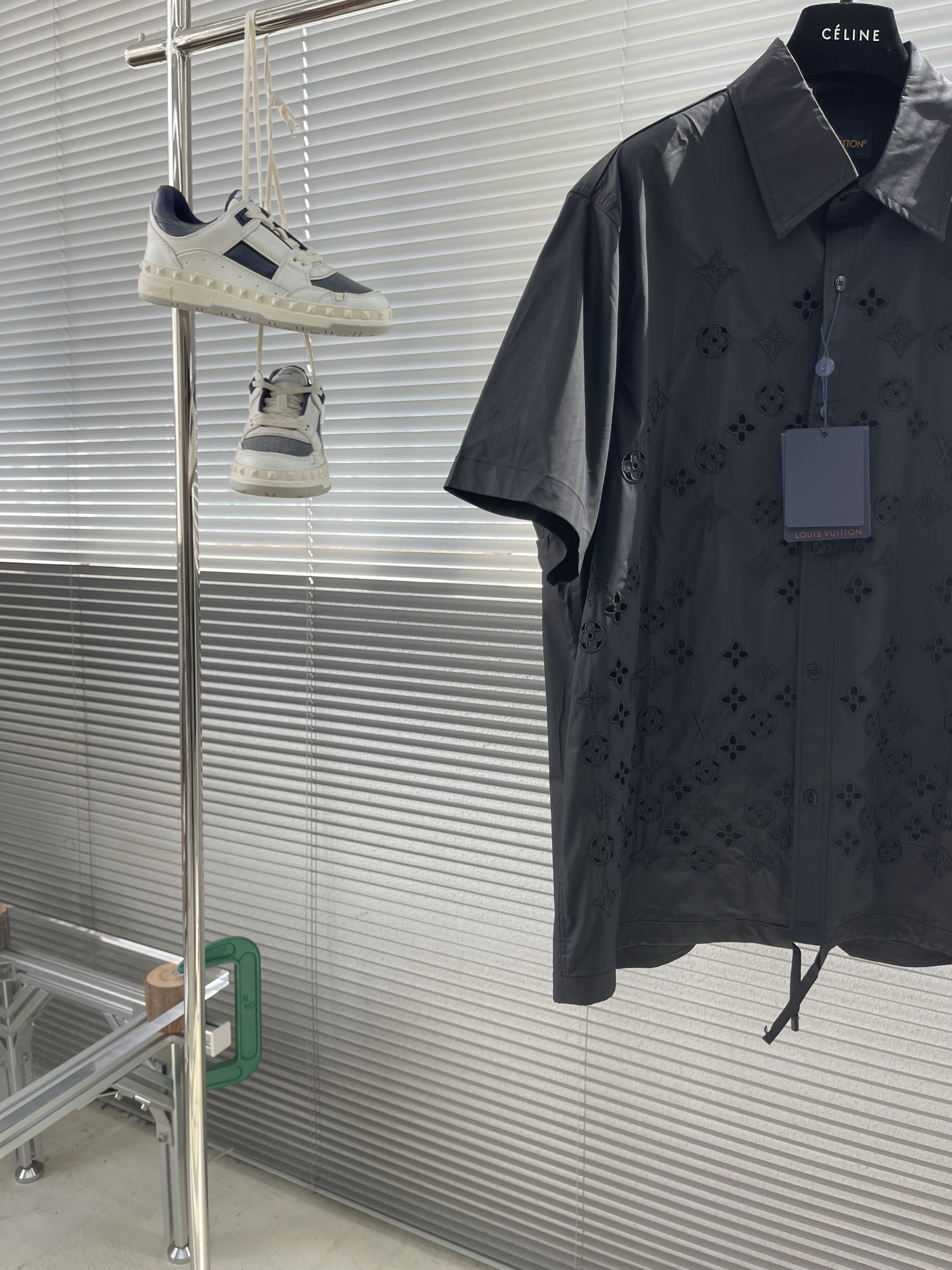 LV 1AGTPN Monogram Flowers Embroidered Short-Sleeved Shirt