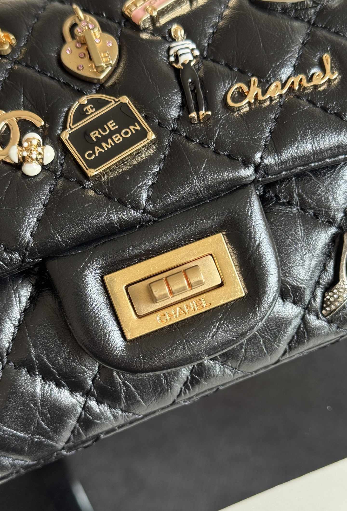 Chanel 2019 New Perfume Bottle 1112 Badge Bag