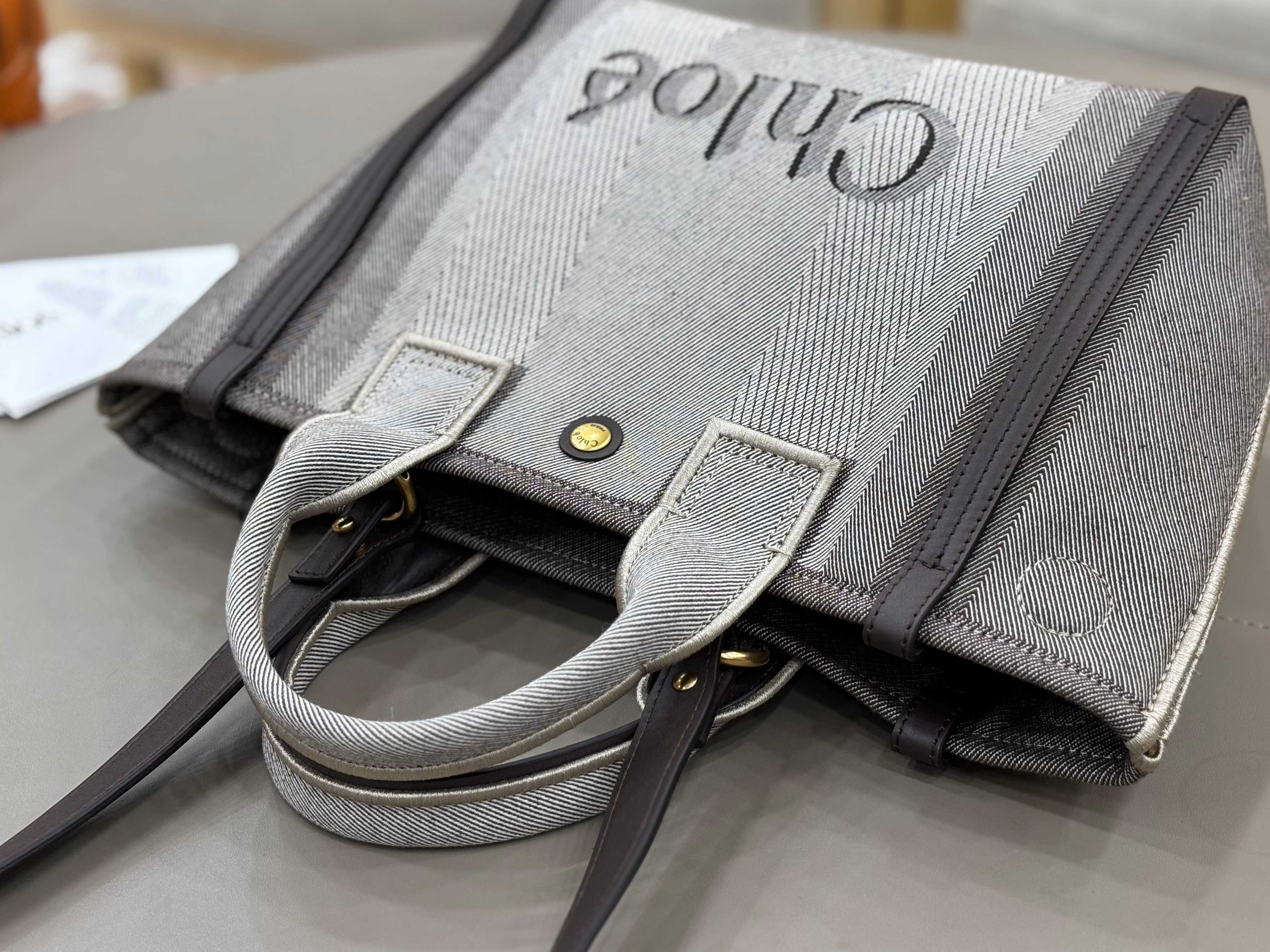 Chloé Carry tote bag in canvas Small