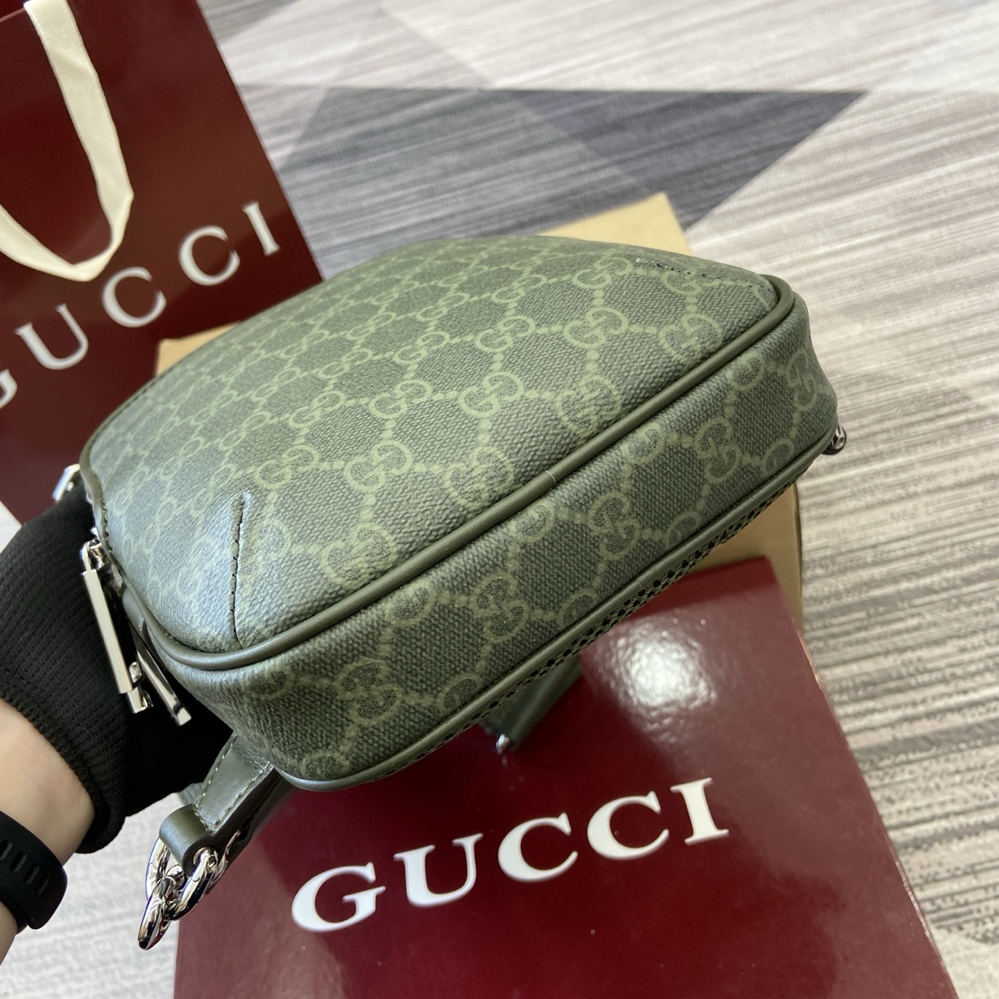 Gucci GG Monogram small slingbag