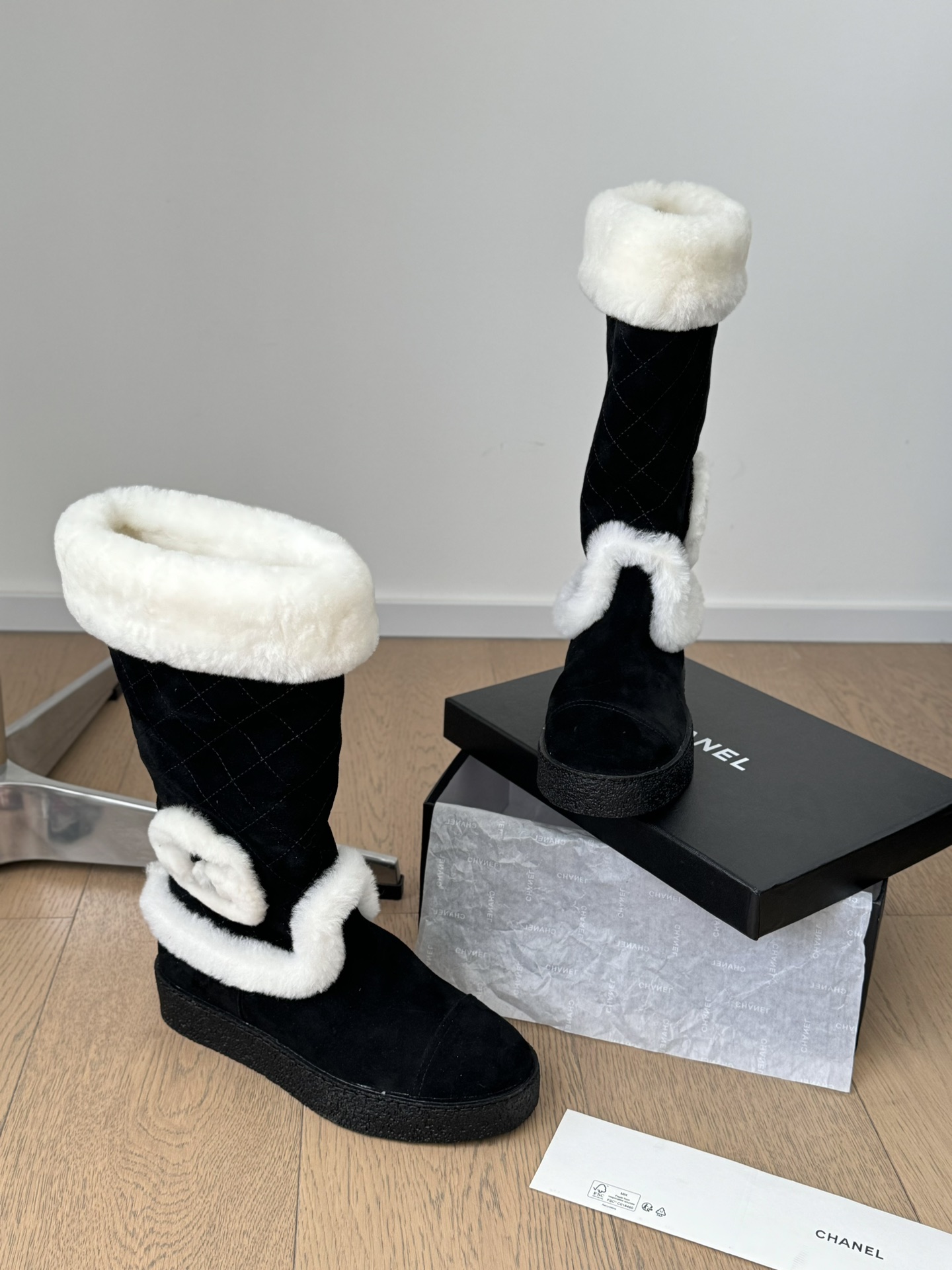 𝐜𝐡𝐚𝐧𝐞𝐥 24K new snow boots-black