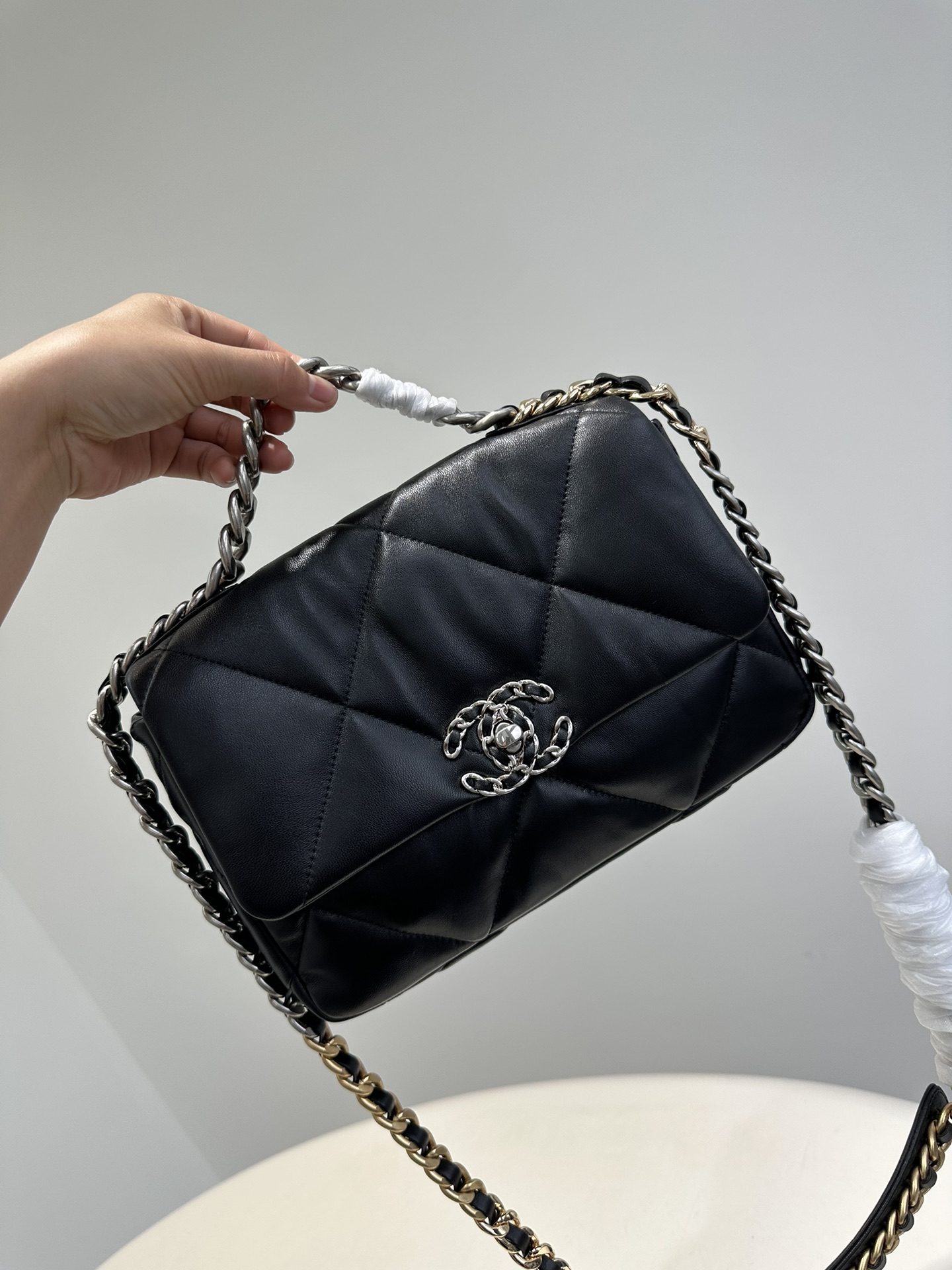 CHANEL 19 Bag