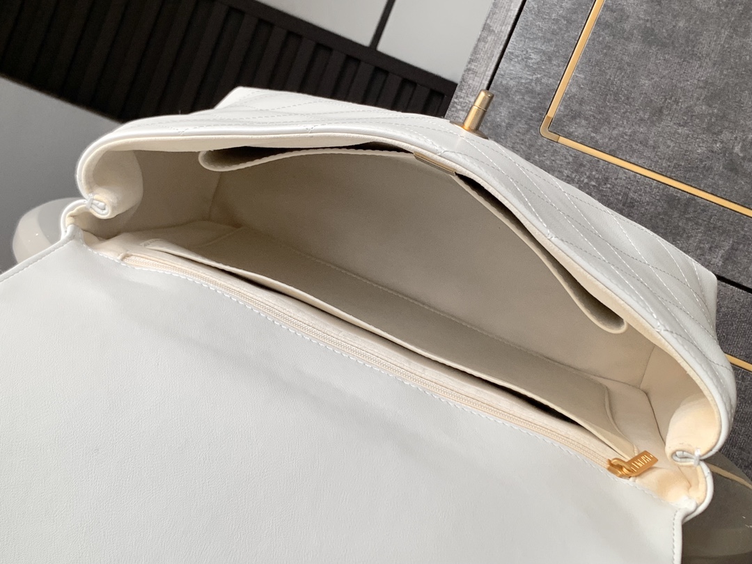 CHANEL Maxi Flap Bag With Top Handle