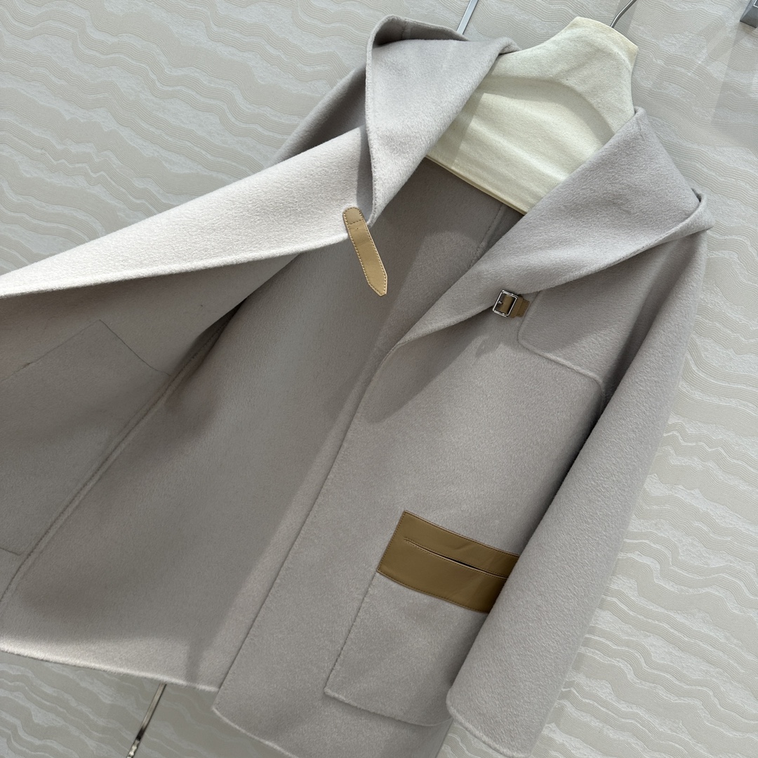 Hermès – Seasonal Essential Coat