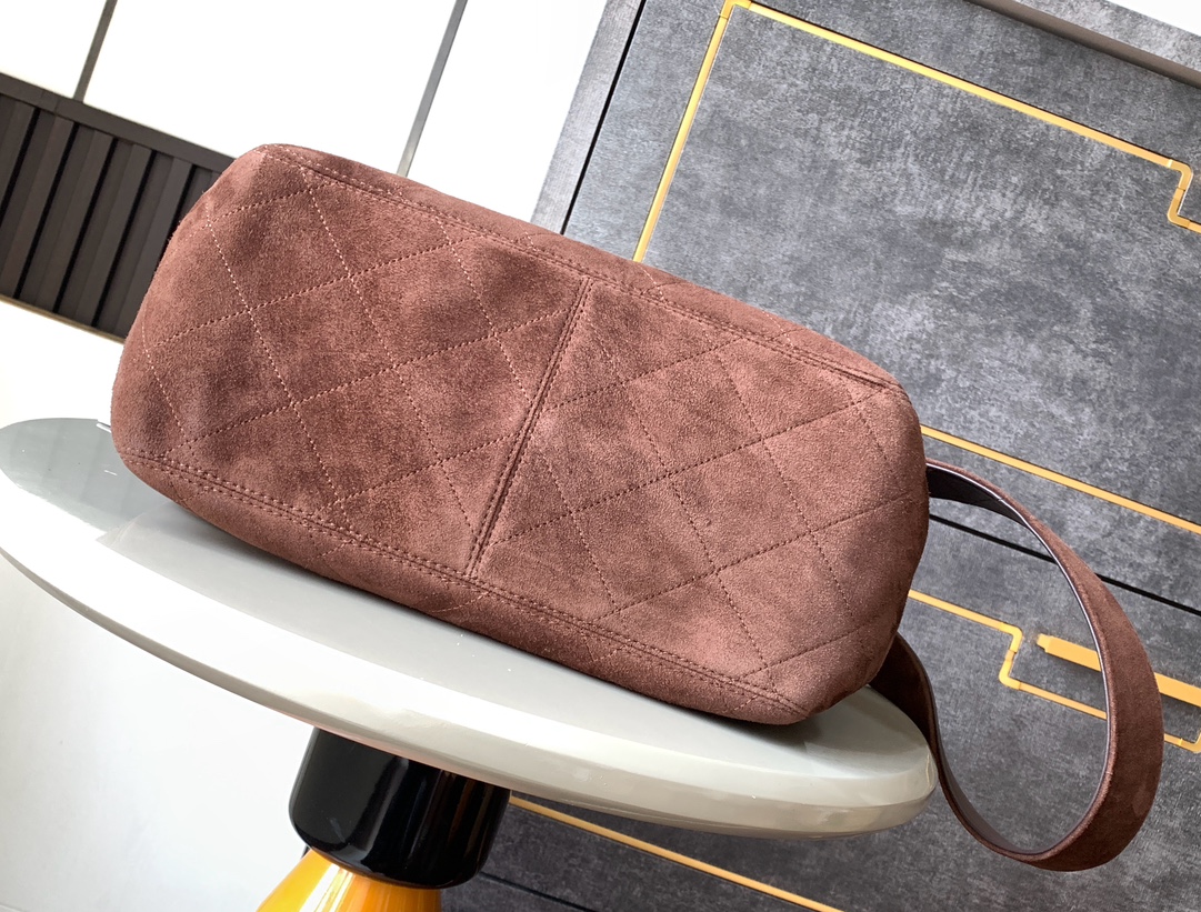 chanel 𝐕𝐢𝐧𝐭𝐚𝐠𝐞 suede custom cowhide