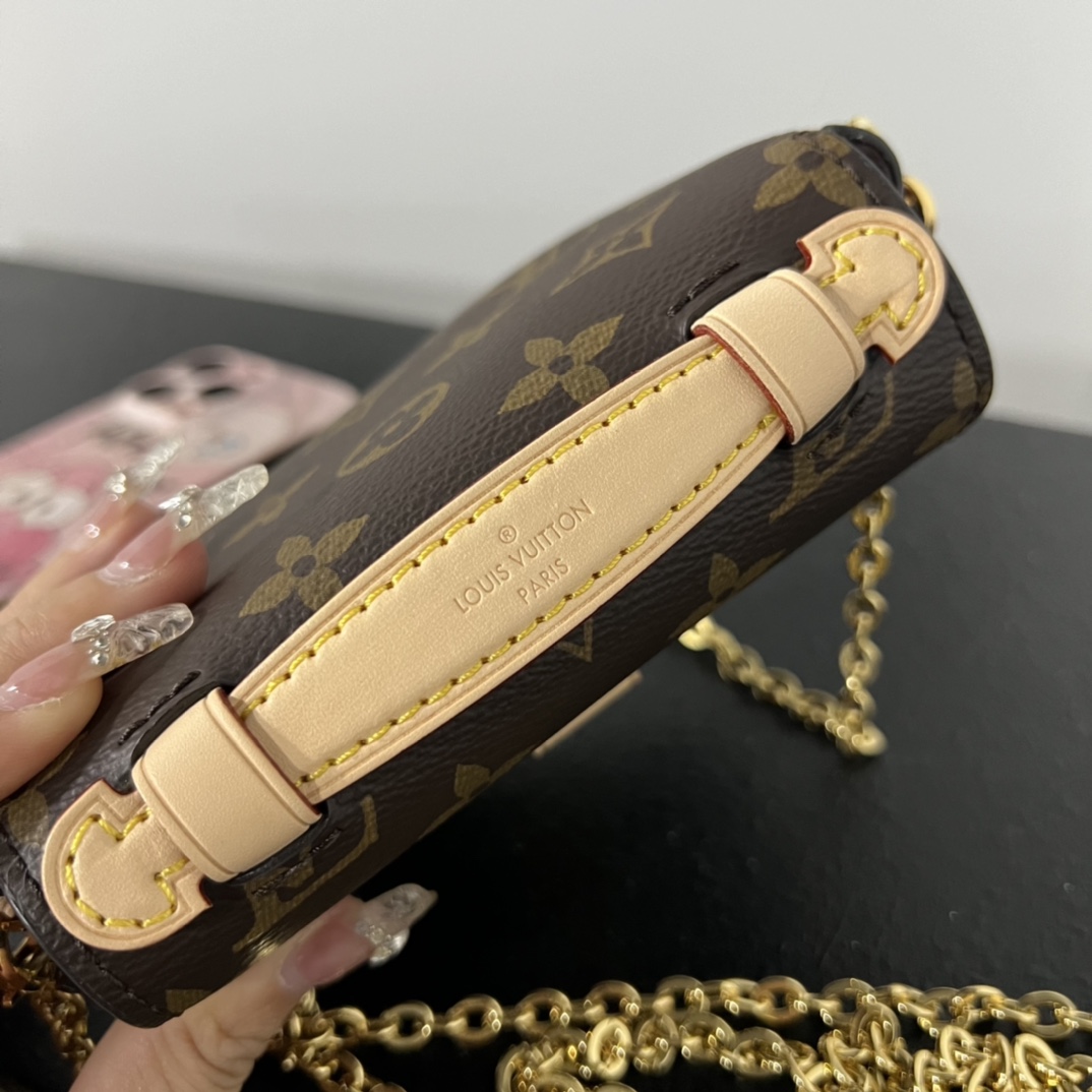 LV-M81267-Messenger Bag