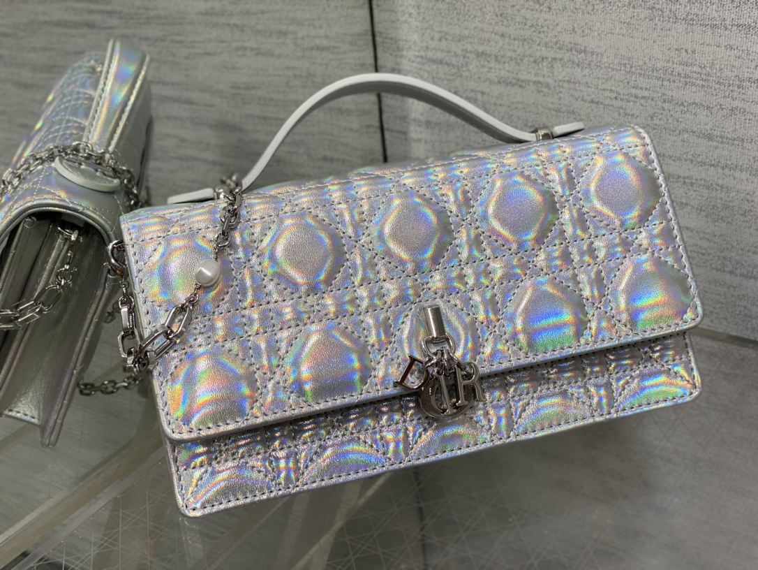 Dior-Silver pearl chain clutch bag
